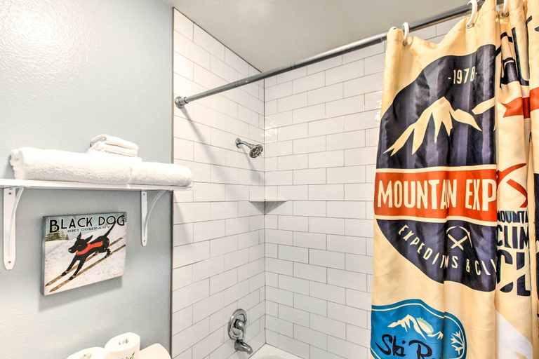 Bathroom 4, Main St Red River Ski Condo with Mountain View!, Taos