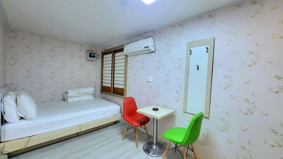 Bedroom 2, Goseong 43 Psy, Goseong