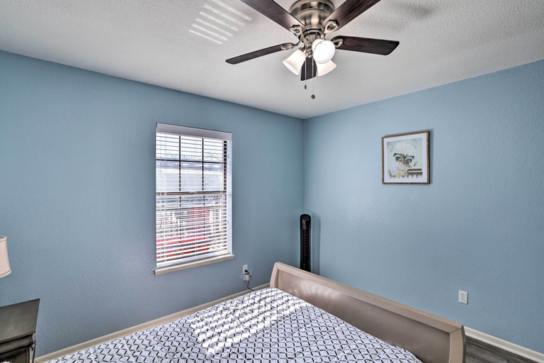 Bedroom 2, Modern Family Home w/ Pool & Patio!, Denton