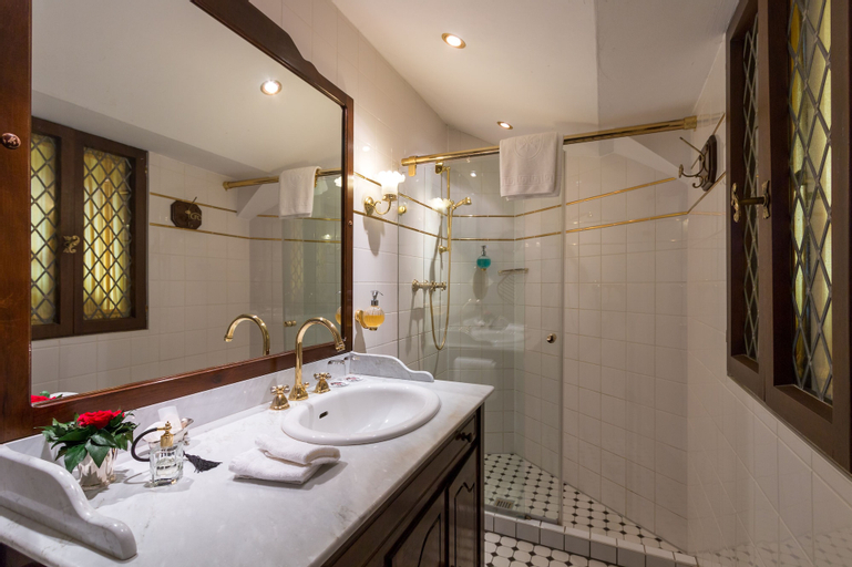 Bathroom 4