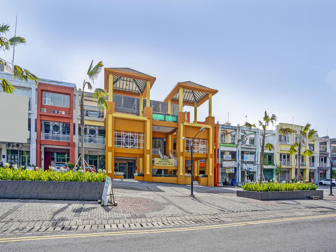Exterior & Views 1, OYO 91846 Ms Rini Homestay Syariah, Surabaya