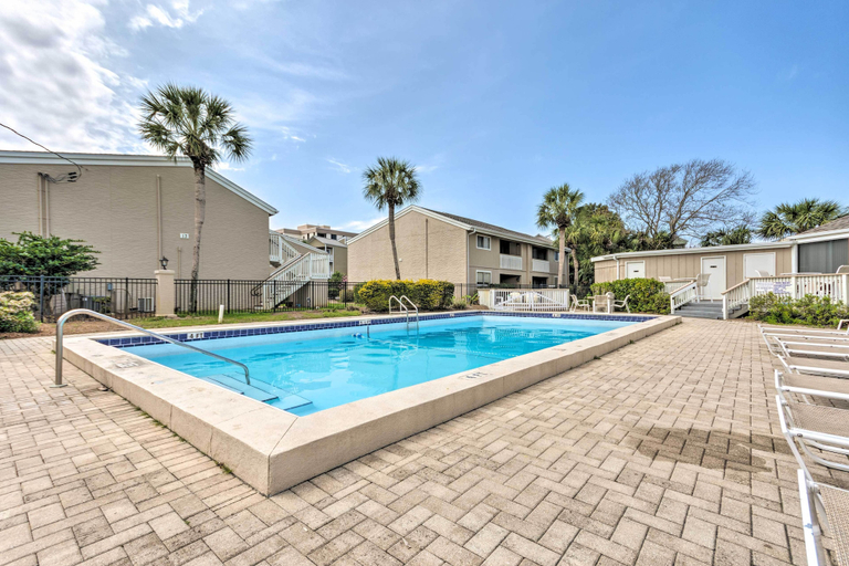 Sport & Beauty, Sunny Destin Condo w/ Pool & Beach Access!, Walton