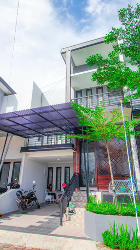 Villa Amanah Dau by Masterpiecevilla, Malang