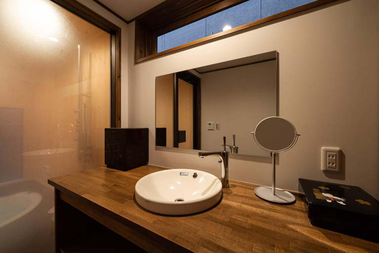 Bathroom 2, Kanerokutei Oyado, Kanazawa