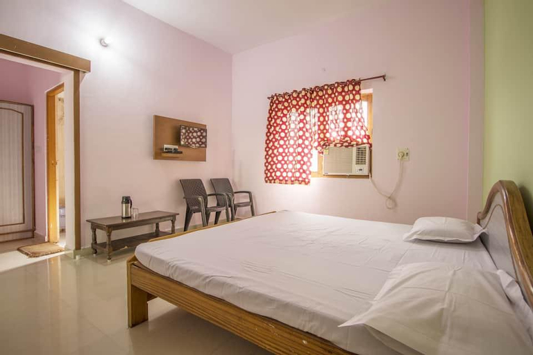 Bedroom 2, Aashirwad Guest House, Satna