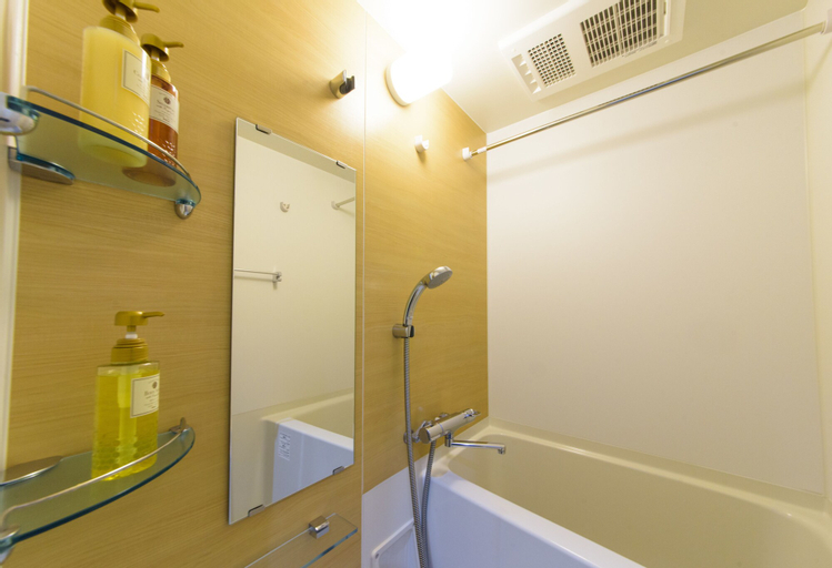 Bathroom 12