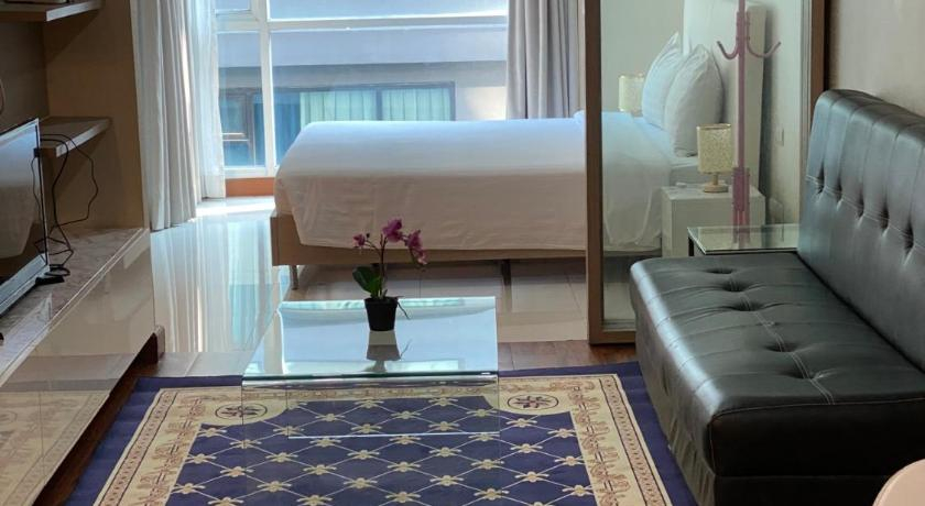 Studio Bedroom with Kitchen, Khlong Toey