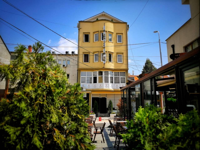 Others 2, Hotel Kika, Kavajës