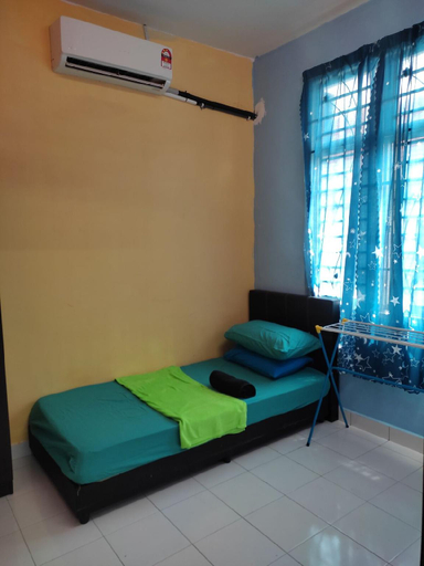 Bedroom 2, Ruzimas Desaru Homestay, Kota Tinggi