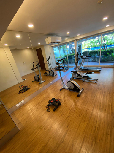 Sport & Beauty 4, Parkland Avenue BSD Serpong studio max 4 person, South Tangerang