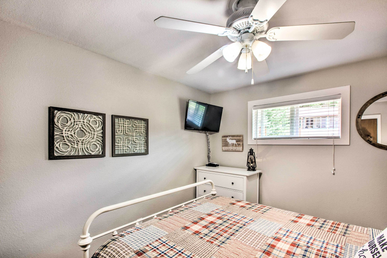 Bedroom 3, Main St Red River Ski Condo with Mountain View!, Taos