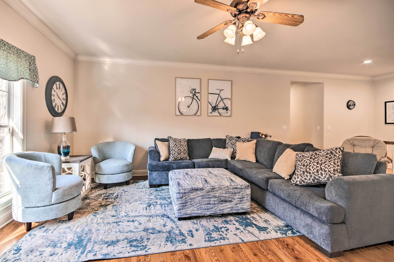Others 1, Spacious Rogers Home w/ Yard: Family Friendly, Benton