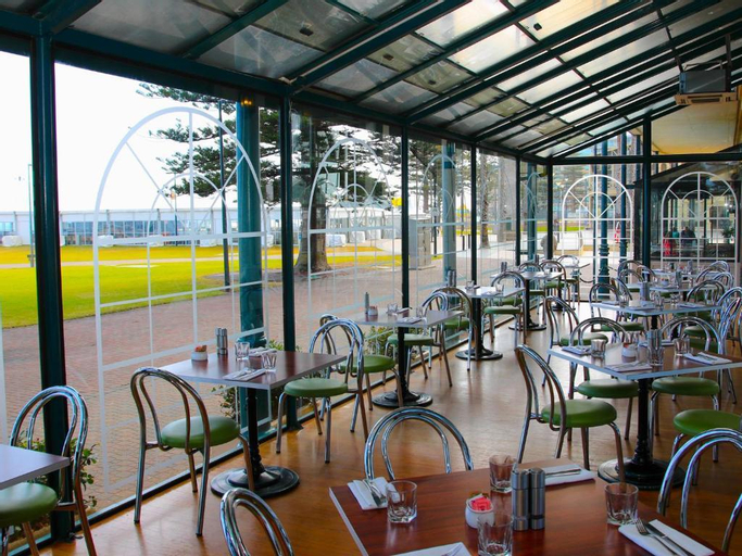 Food & Drinks 4, Stamford Grand Adelaide, Adelaide