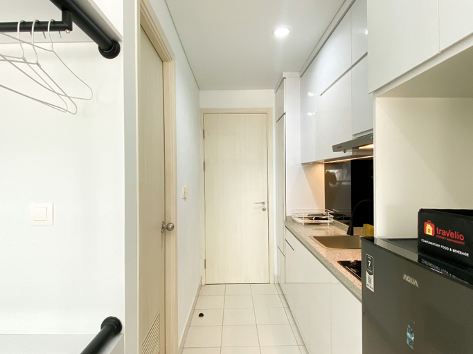 Interior 3, Simply Look Studio Room At Patraland Urbano Apartment, Bekasi