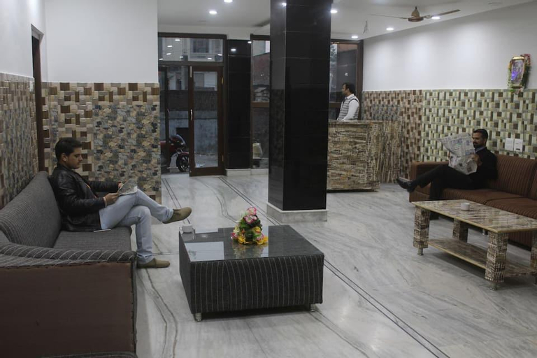 Hotel AAA Continental, Reasi