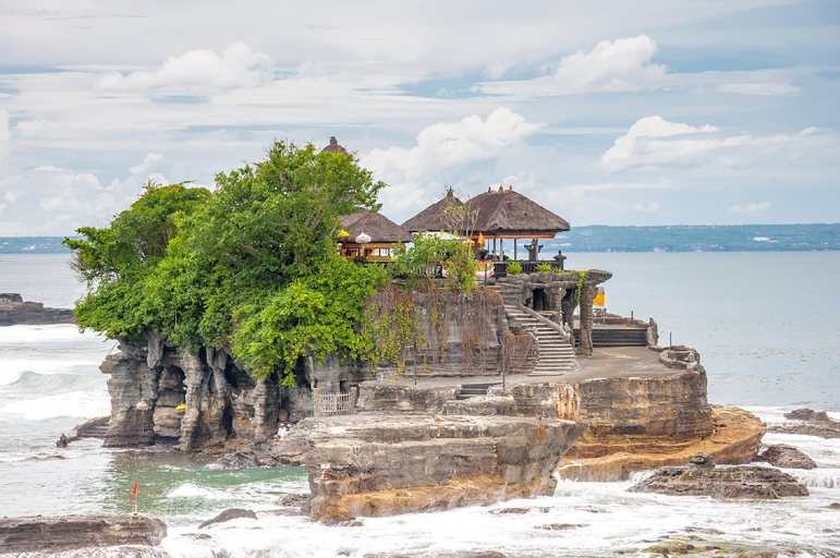 Villa Arunika - Stylish tropical 2BR Villa close to Nyanyi beach!, Tabanan