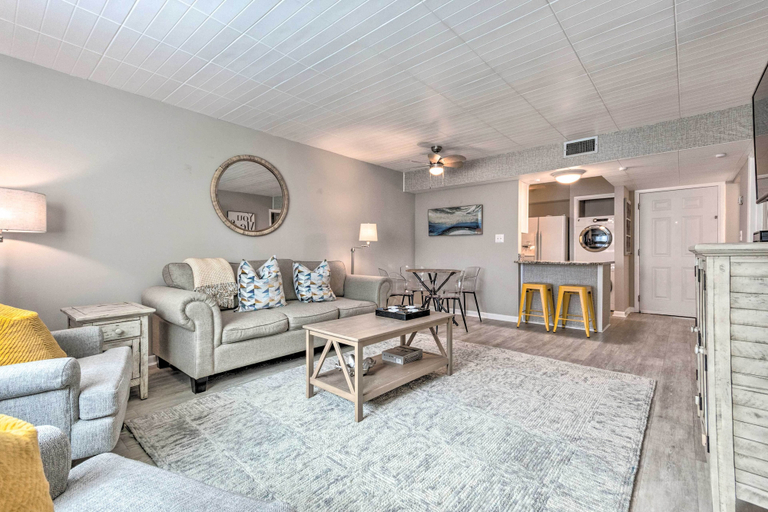 Others 1, Sunny Destin Condo w/ Pool & Beach Access!, Walton