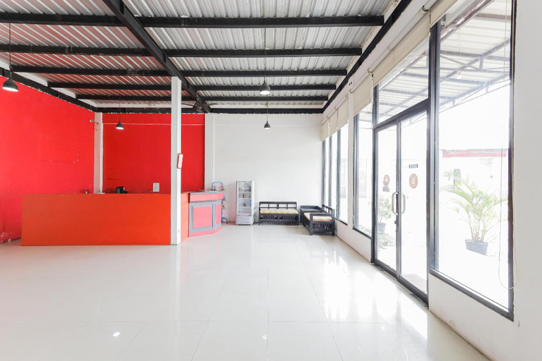 Others 5, RedDoorz @ Bypass Town Square Mojokerto, Mojokerto
