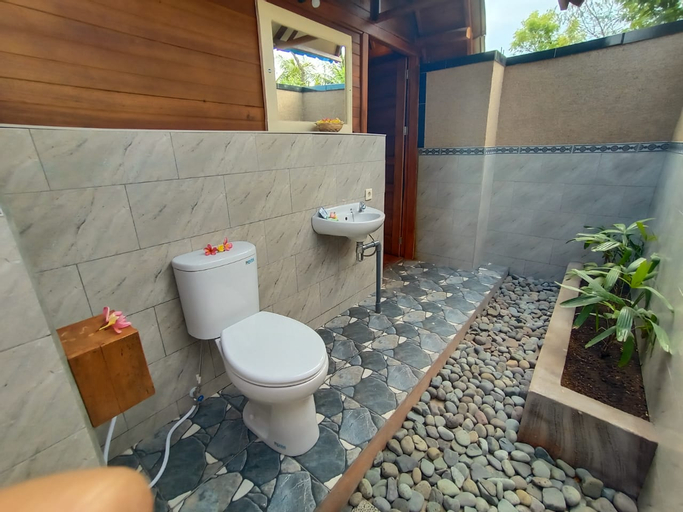 Bathroom 7