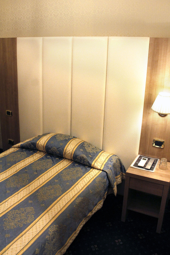 Bedroom 2, Hotel Catone, Rome