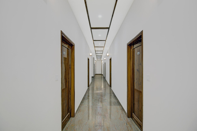Public Area 3, Hotel Royal Salute, Sahibzada Ajit Singh Nagar