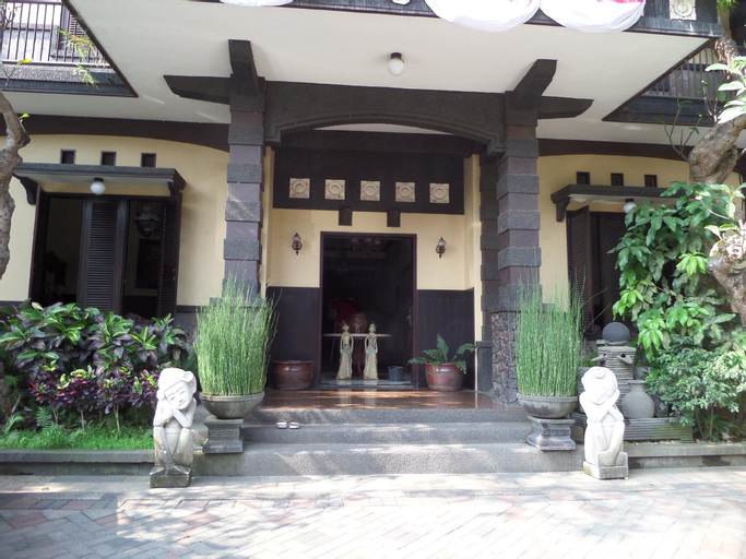 De'Clove Guest House, Malang