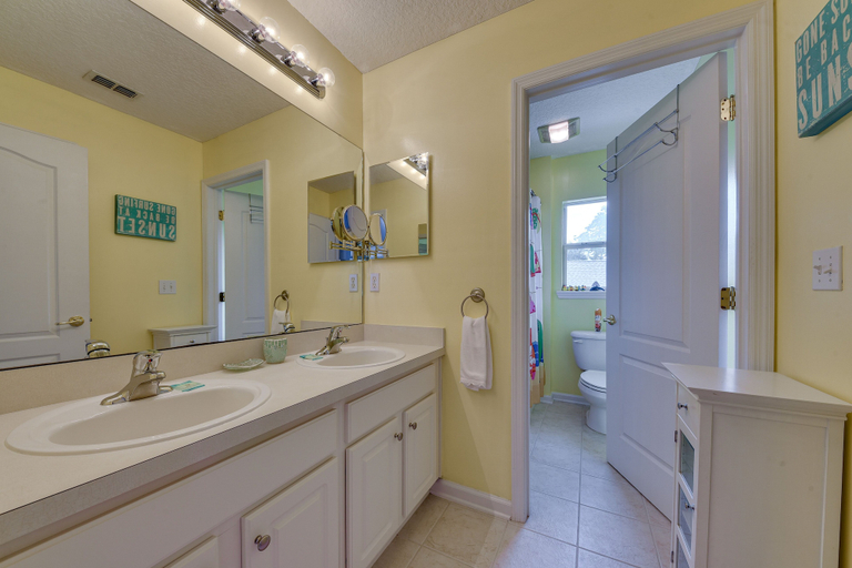 Bathroom 4, Spacious Jacksonville Vacation Home - Private Pool, Duval