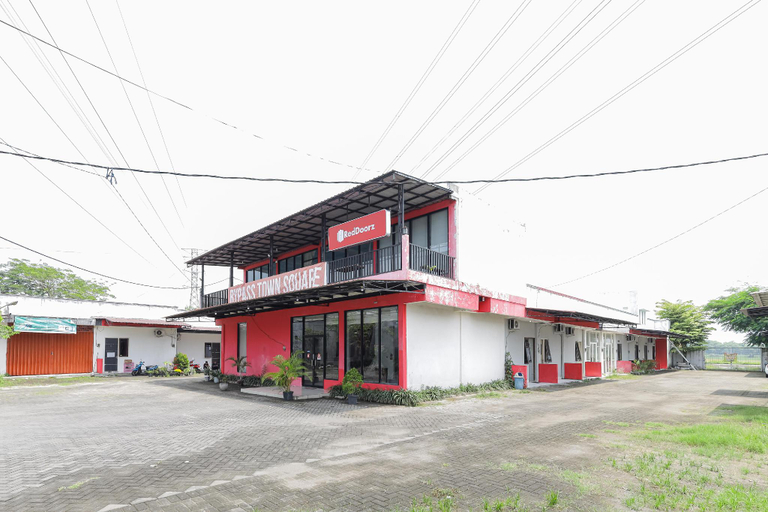 Exterior & Views 1, RedDoorz @ Bypass Town Square Mojokerto, Mojokerto