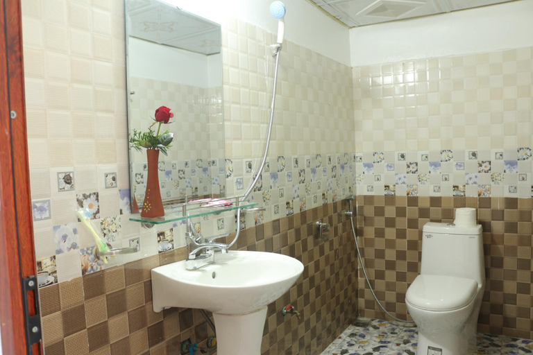 Bathroom 4, Muong Hoa Hmong Homestay, Sa Pa