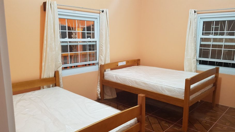 Bedroom 3, Ri'Biero's Holiday Apartments