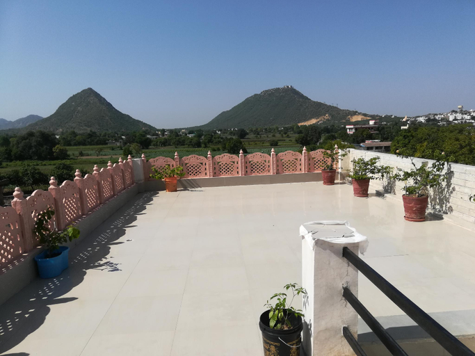 Others 5, Café The Wall, Ajmer