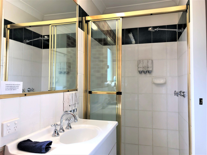 Bathroom 3, Airport Clayfield Motel, Clayfield