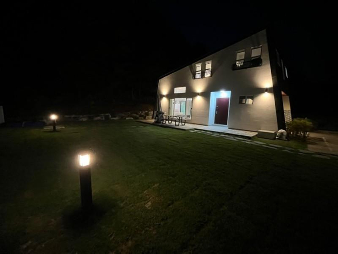 Exterior & Views
