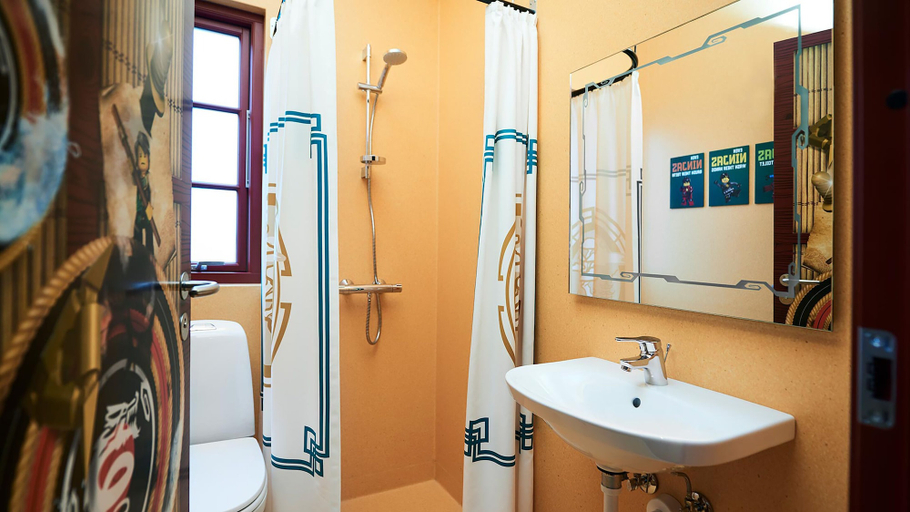 Bathroom 4, LEGOLAND NINJAGO Cabins, Billund