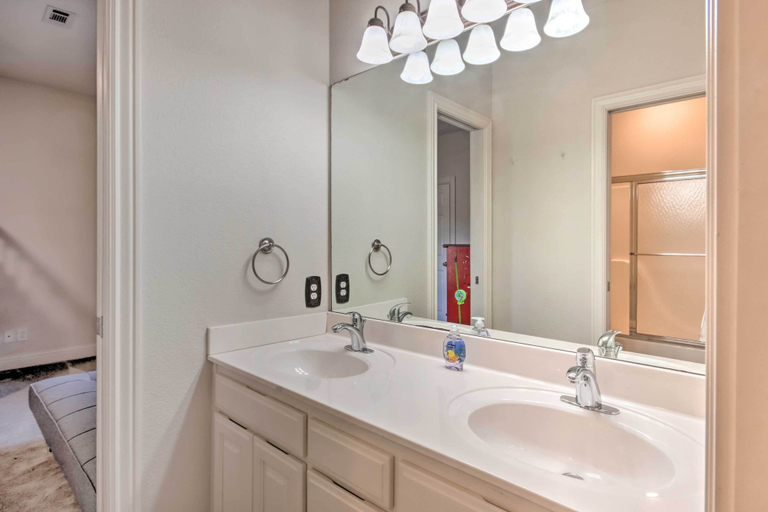 Bathroom 4, Spacious Rogers Home w/ Yard: Family Friendly, Benton