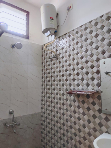 Bedroom 2, Mordern 3 BHK Flat with ACs and TVs, city center, Viluppuram
