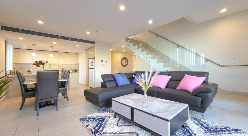 Others, Spacious 3-Bed Penthouse with Perfect View, Kogarah