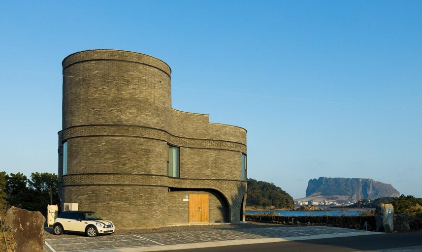 Luxury Pool Villa, VILLECOT, Seogwipo