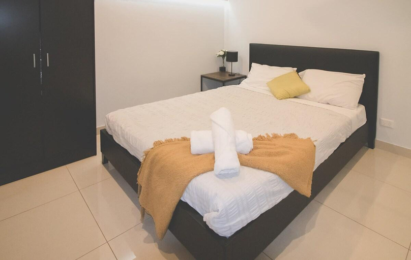 Bedroom 3, ZEN CENTRAL CBD - 3-BR Apt - Heart of Darwin City, City - Inner