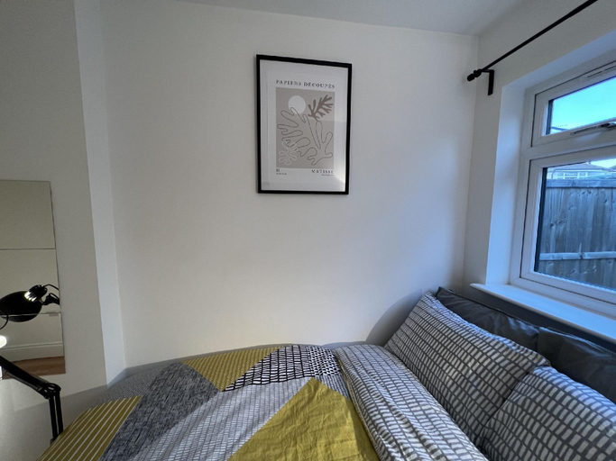 Bedroom 3, 4 Wharncliffe Drive, London