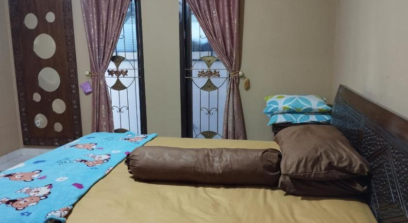 Bedroom 1, Mando Homestay II, Bukittinggi