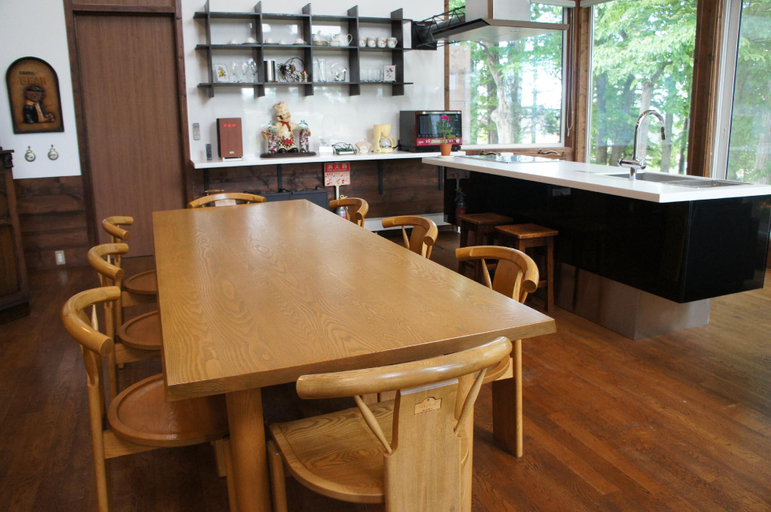 Others 5, a large and luxurious country residence , Furano