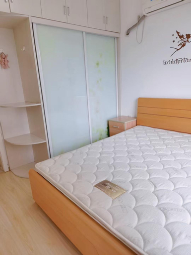 Sea Mayflower Lake View Hardcover Apartment, Wuhan