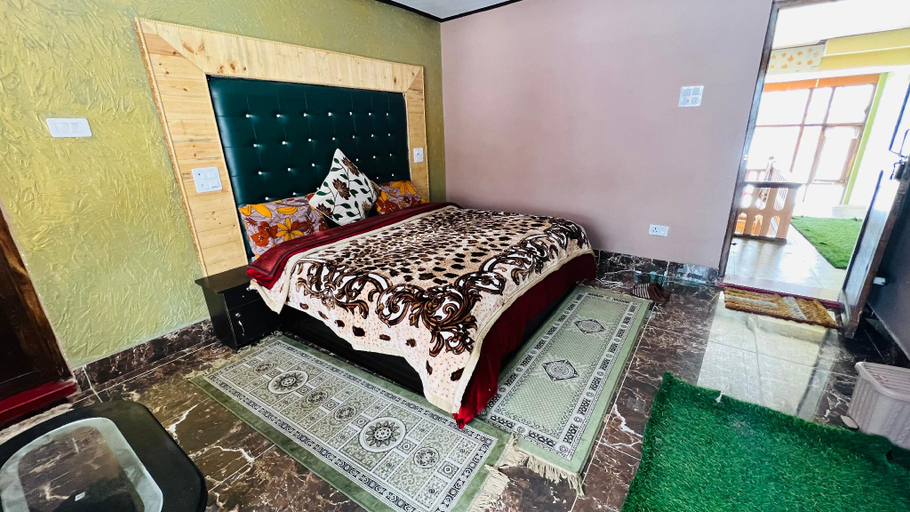 Bedroom 2, Hotel Seven Pahalgam, Anantnag