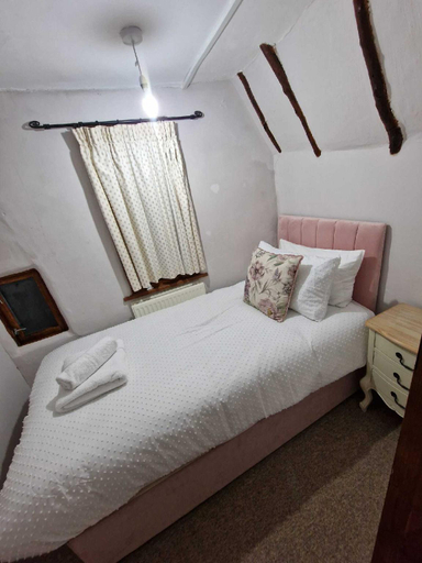 Others 2, Honey Horsefield Grade ll Cottage, Suffolk