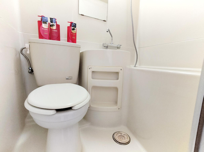 Bedroom 2, Z8-SHINJUKU center. Shinjuku Central. 300 meters to subway station, commercial center, direct access to the airport, Ginza, Shibuya, Shinjuku