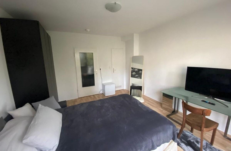 Bedroom 3, Komplette gemütliche Wohnung mit Küche, Frankfurt am Main