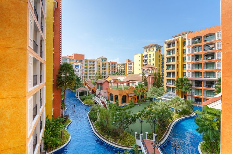 Pool view room at Pattaya resort D, Pattaya