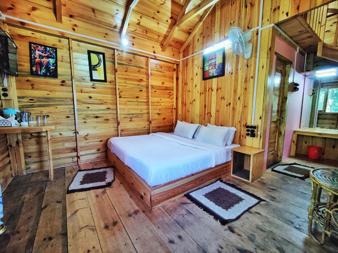 Bedroom 2, Mid Conifer, Chamba