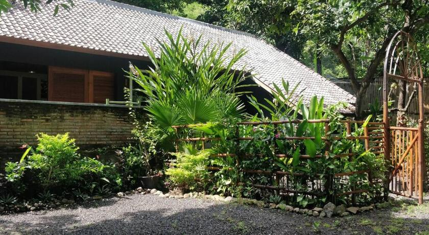 Villa King: Unique Villa With Indoor Swimming Pool, Karangasem